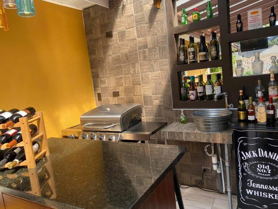 Airport Sjo Residence - Edward & Familia Inn Río Segundo エクステリア 写真