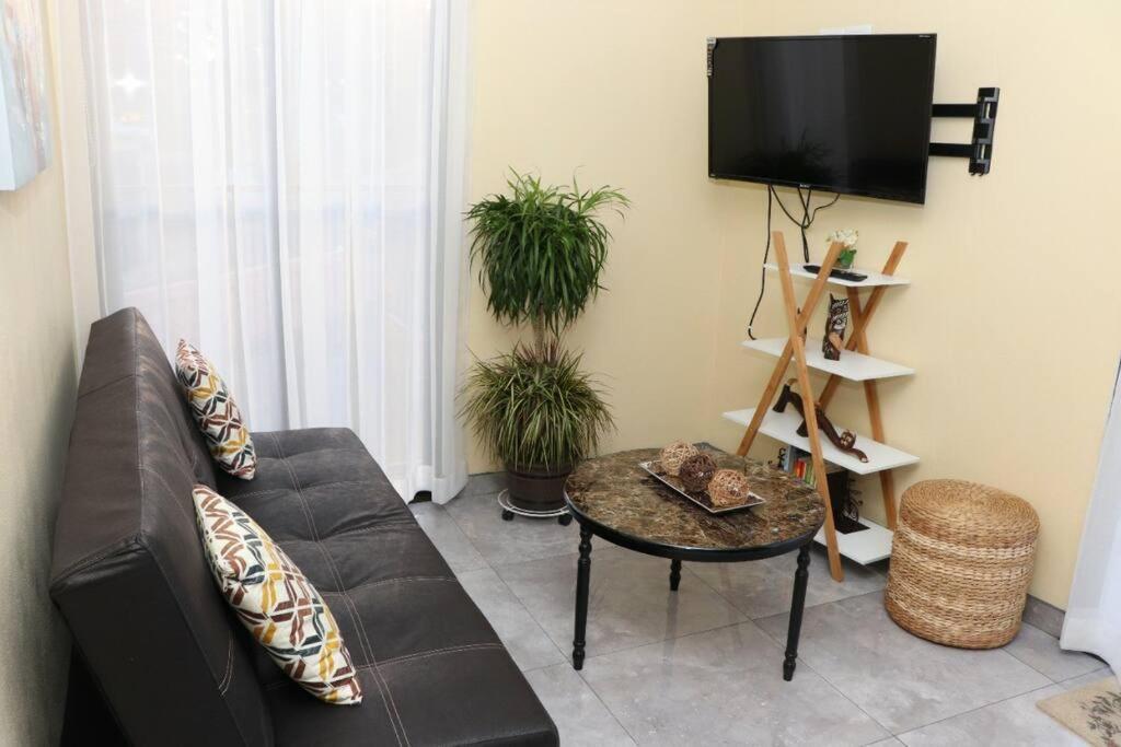 Airport Sjo Residence - Edward & Familia Inn Río Segundo エクステリア 写真