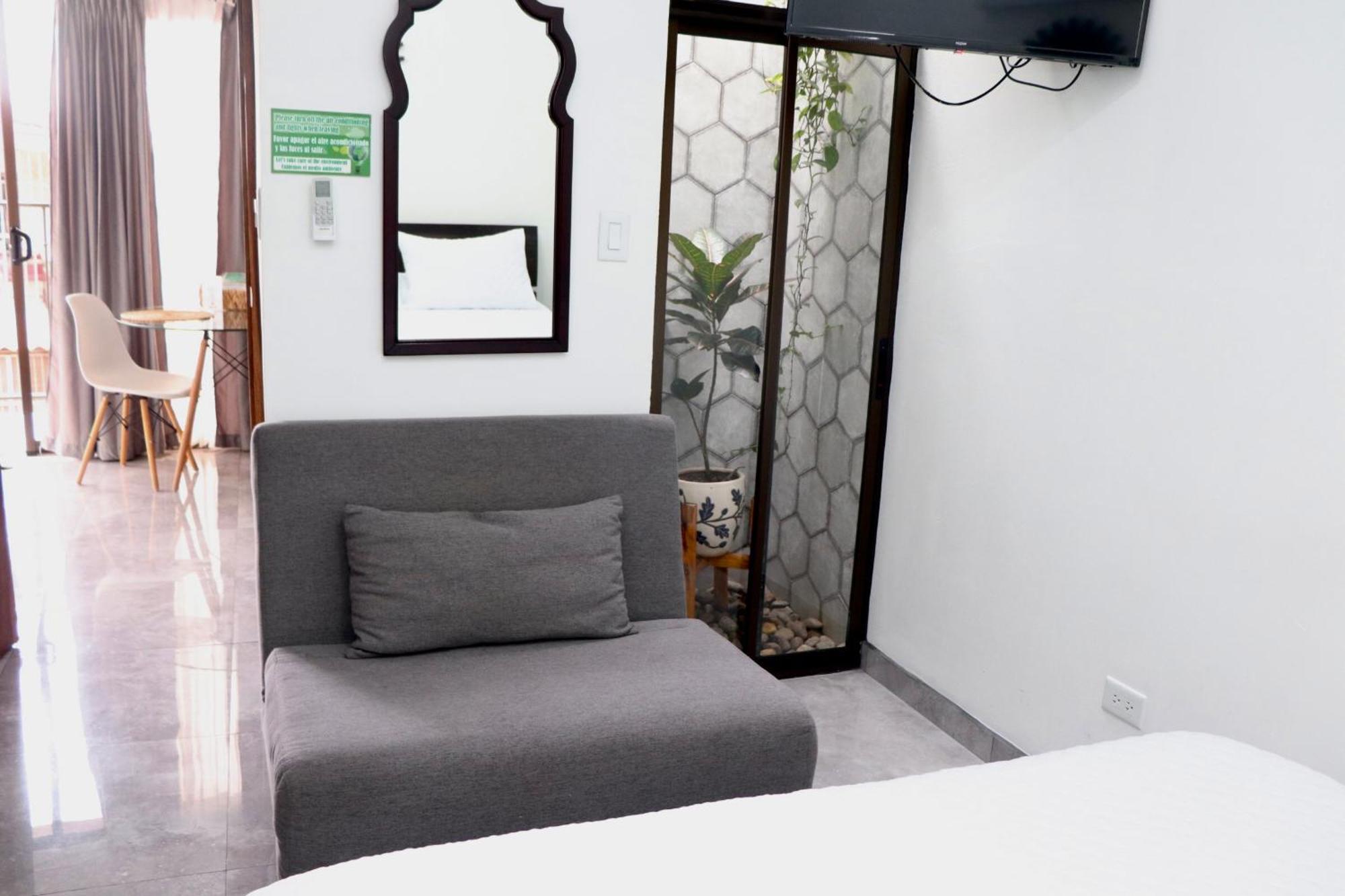 Airport Sjo Residence - Edward & Familia Inn Río Segundo エクステリア 写真