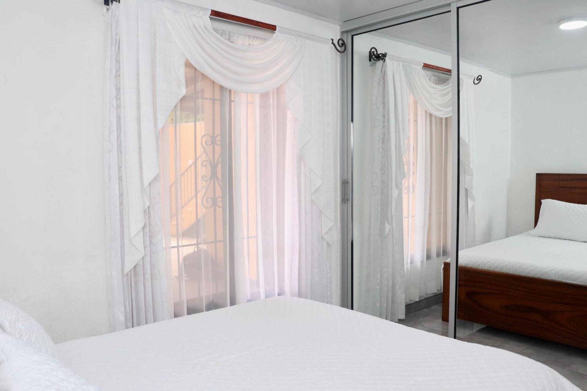 Airport Sjo Residence - Edward & Familia Inn Río Segundo エクステリア 写真