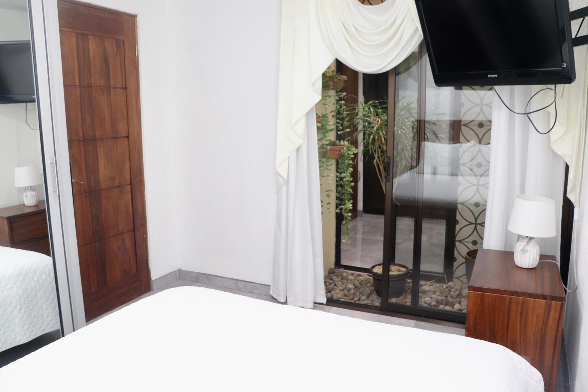 Airport Sjo Residence - Edward & Familia Inn Río Segundo エクステリア 写真