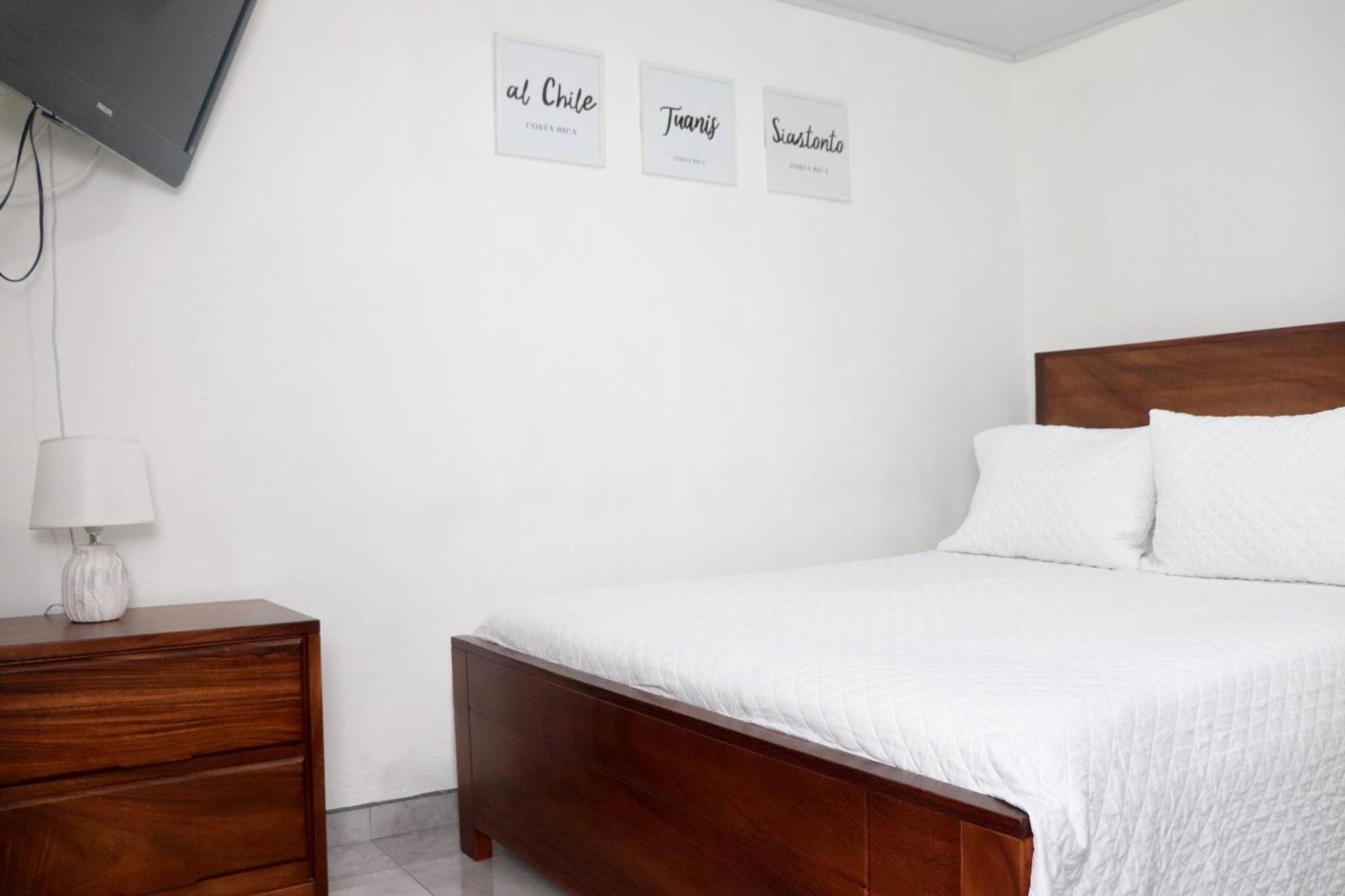 Airport Sjo Residence - Edward & Familia Inn Río Segundo エクステリア 写真