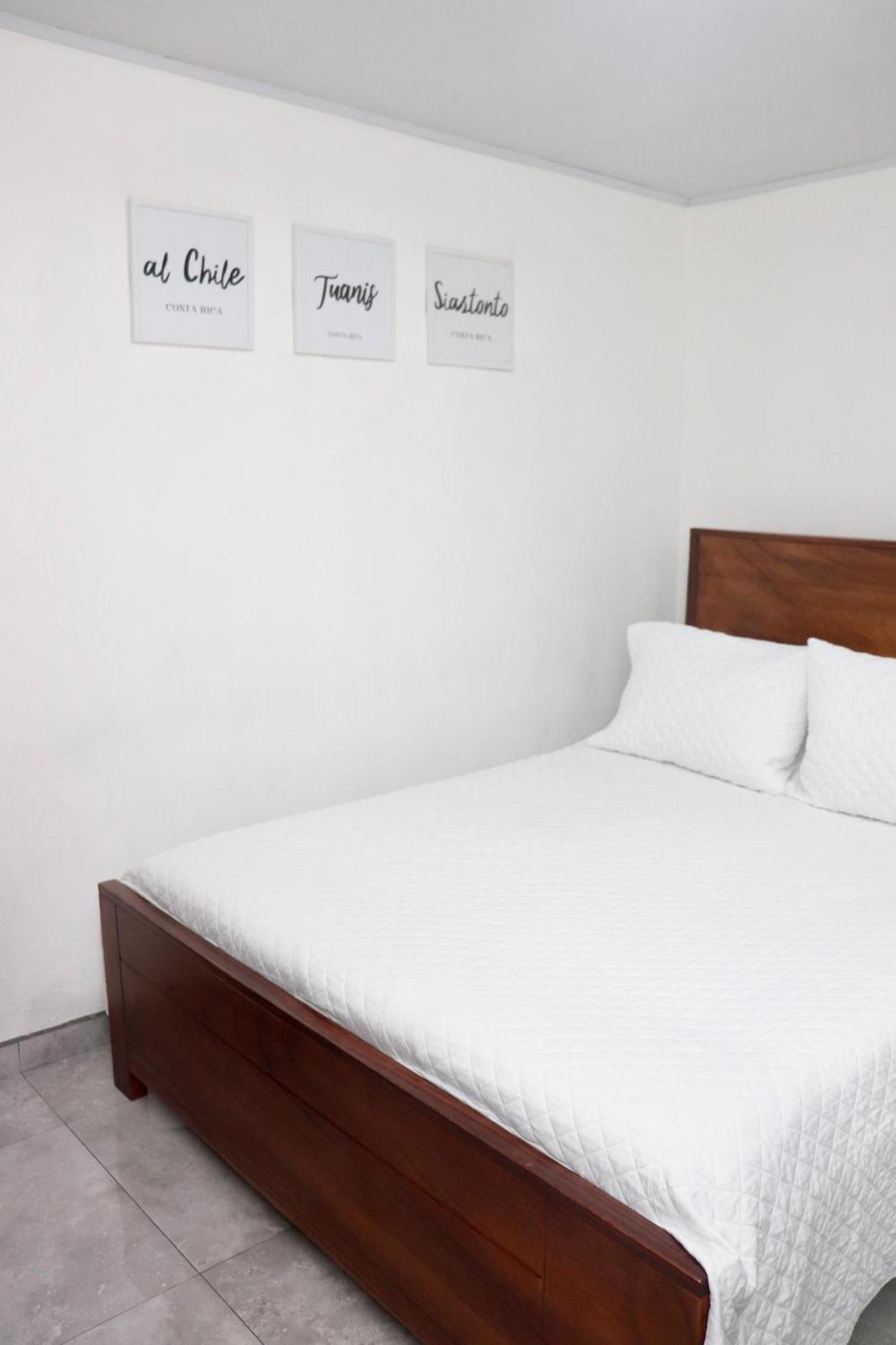Airport Sjo Residence - Edward & Familia Inn Río Segundo エクステリア 写真